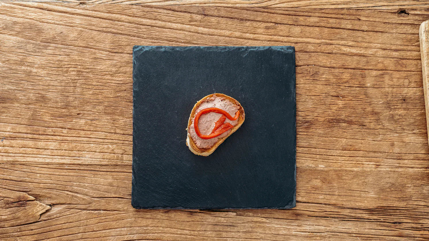 Pincho con paté y pimiento