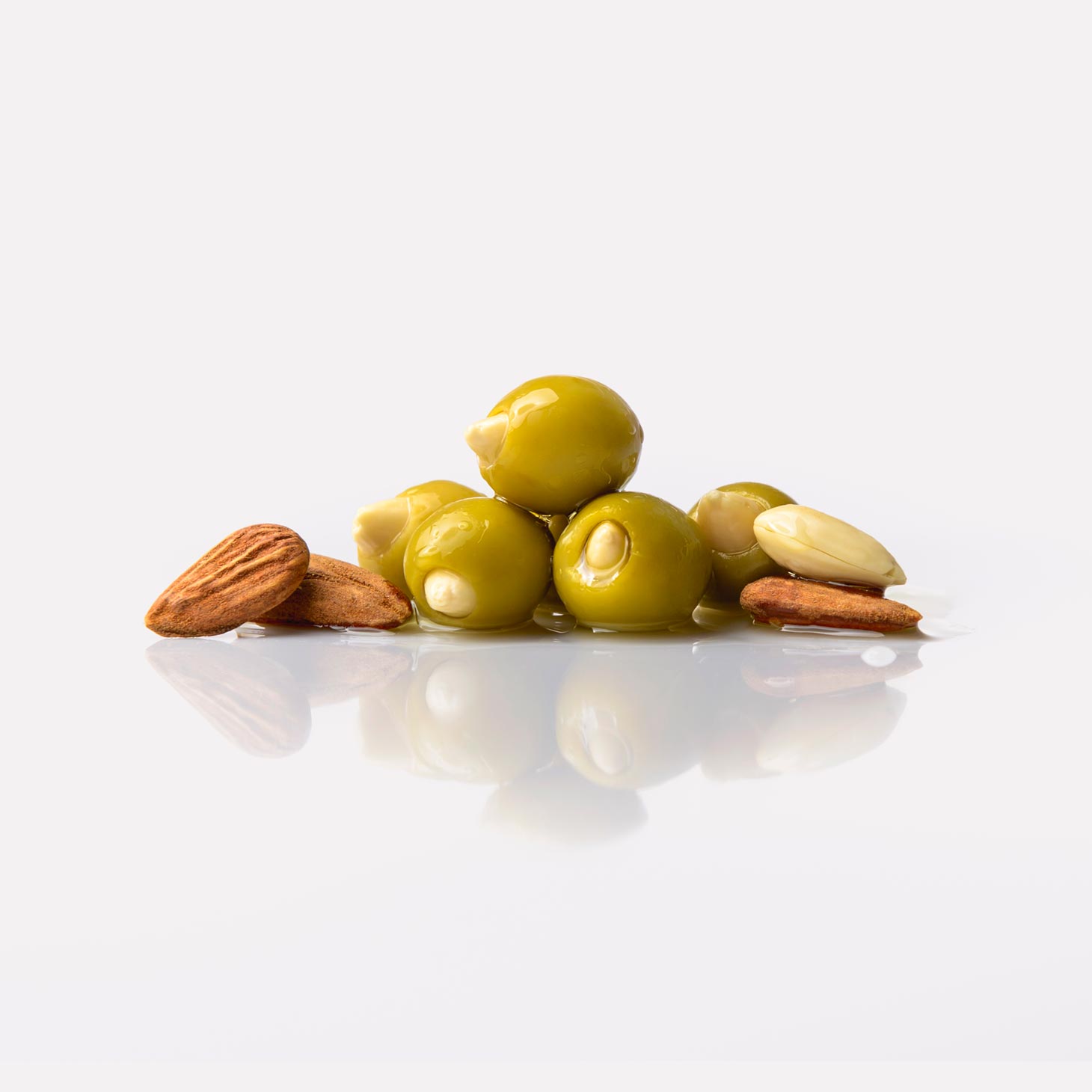 Almond stuffed green Manzanilla Olives (280cc)